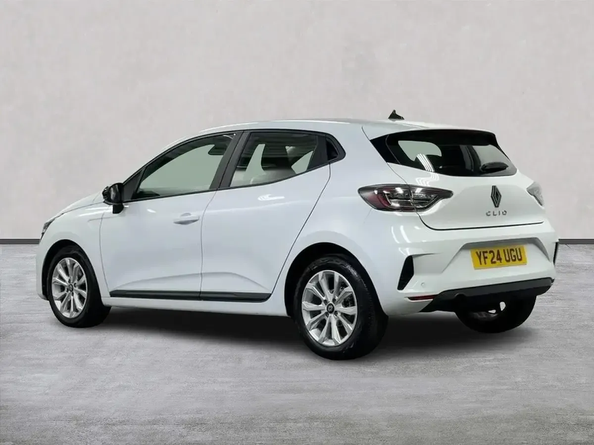 Used Renault Clio Evolution 90 HP (66 kW) 2024 White Hatchback