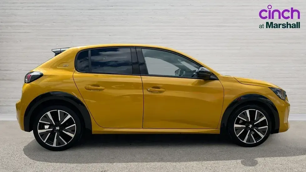 Used Peugeot 208 GTi 100 HP (73 kW) 2021 Yellow Hatchback