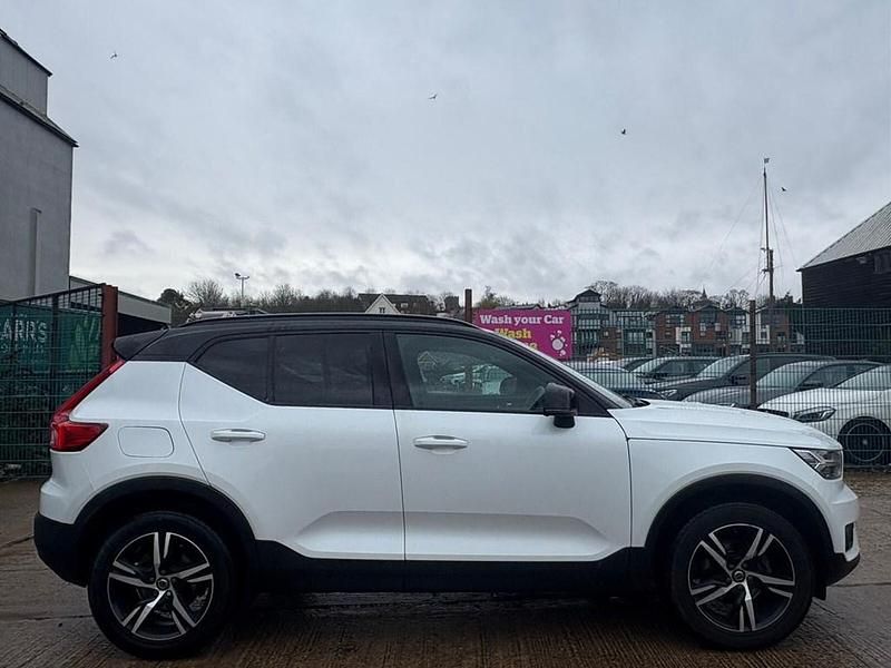 Used Volvo XC40 R-Design 156 HP (114 kW) 2018 White SUV