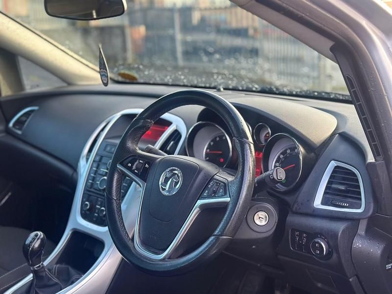 Used Vauxhall Astra SRi 2010 Silver Hatchback