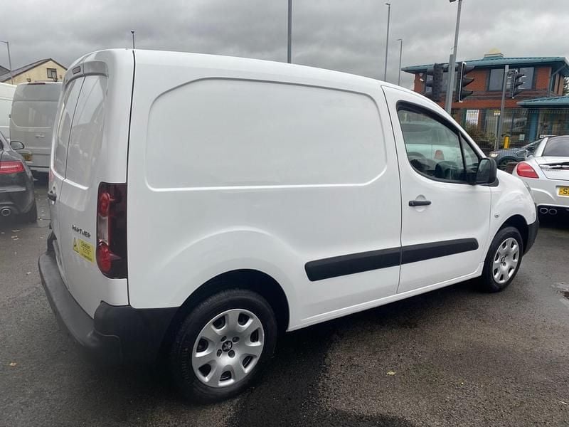 Used Peugeot Partner 2017 White MPV