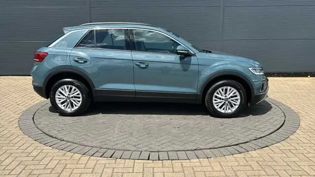 Used VW T-Roc 110 HP (80 kW) 2023 SUV