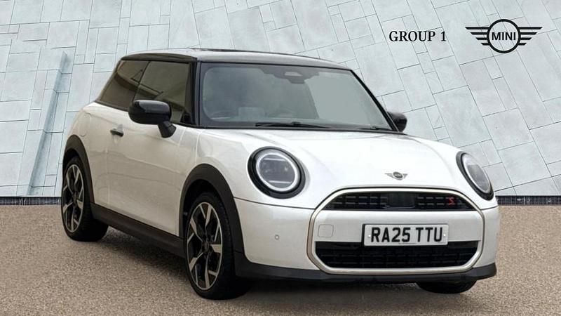 White Used 2025 Mini Cooper S Hatch Hatchback | £26,750 (Fair price) - Image 1/4
