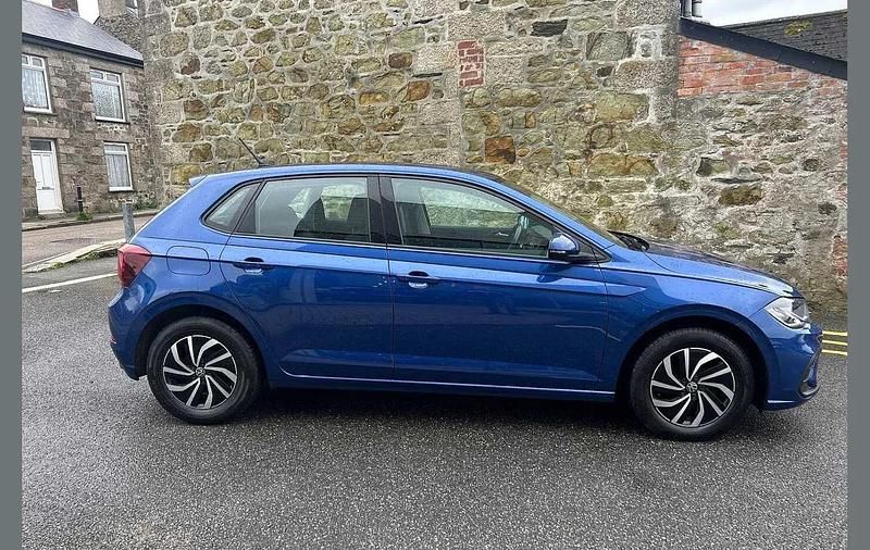 Used VW Polo Life 95 HP (69 kW) 2023 Blue Hatchback