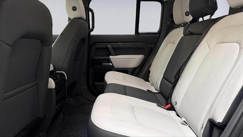 Used Land Rover Defender SE Dynamic 2025 Green SUV