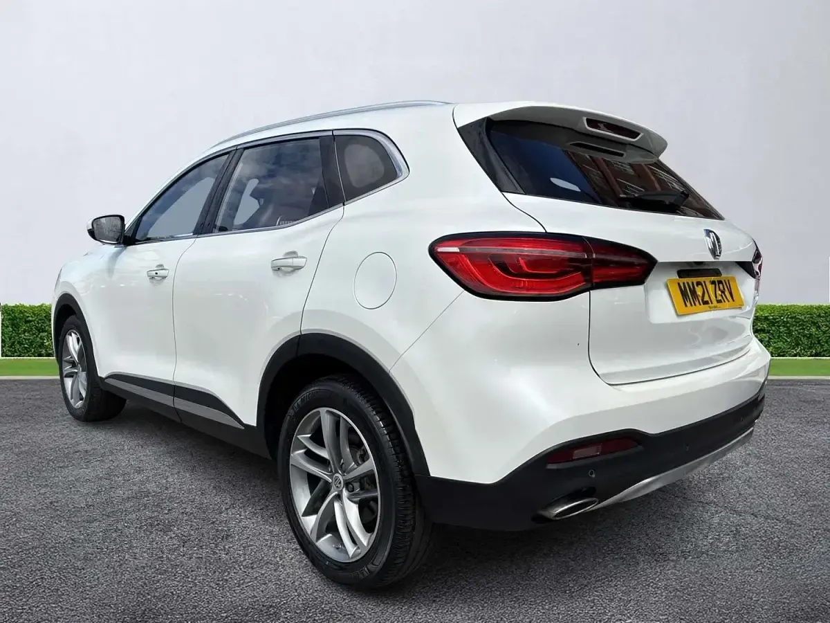 Used MG HS Exclusive 258 HP (189 kW) 2021 White SUV