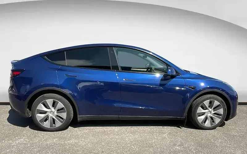 Used Tesla Model Y Long Range AWD 286 kW (389 HP) 2025 SUV