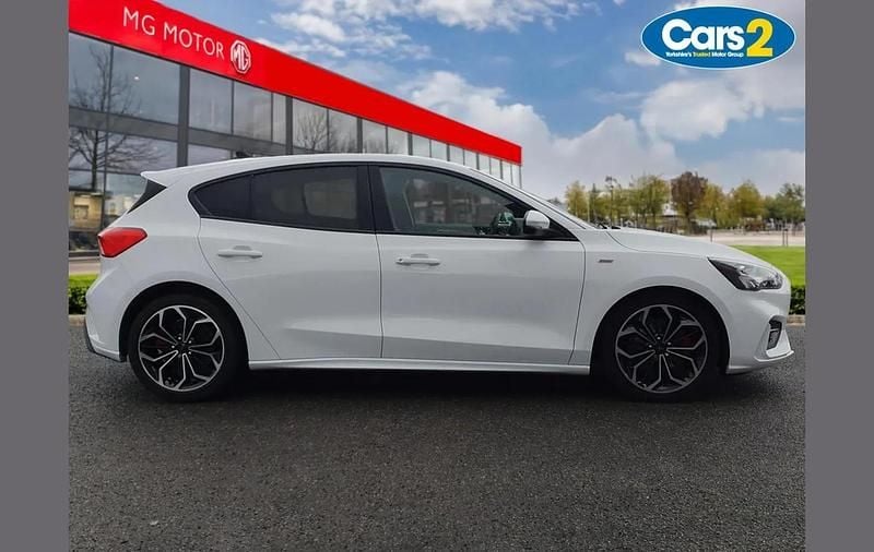 Used Ford Focus ST-Line X 147 HP (108 kW) 2022 White Hatchback