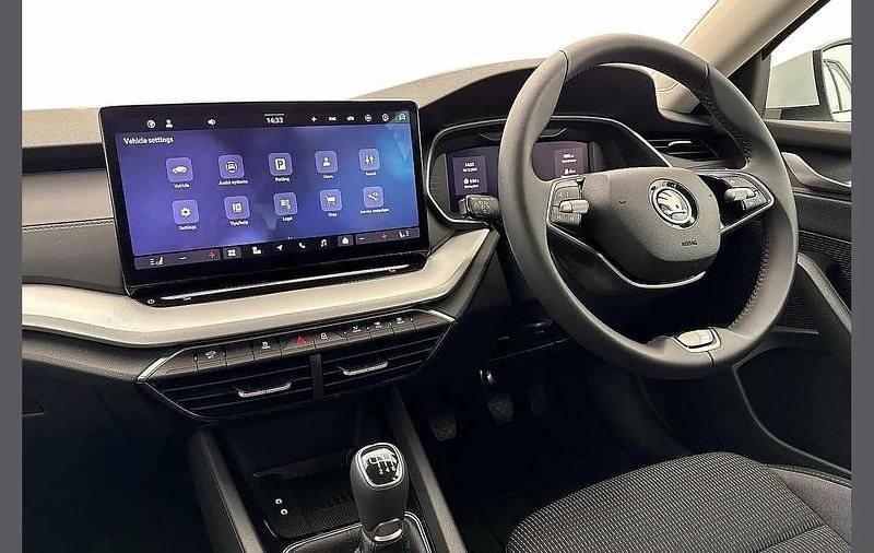 Used Skoda Octavia SE Technology 113 HP (83 kW) 2025 Moon white metallic Estate