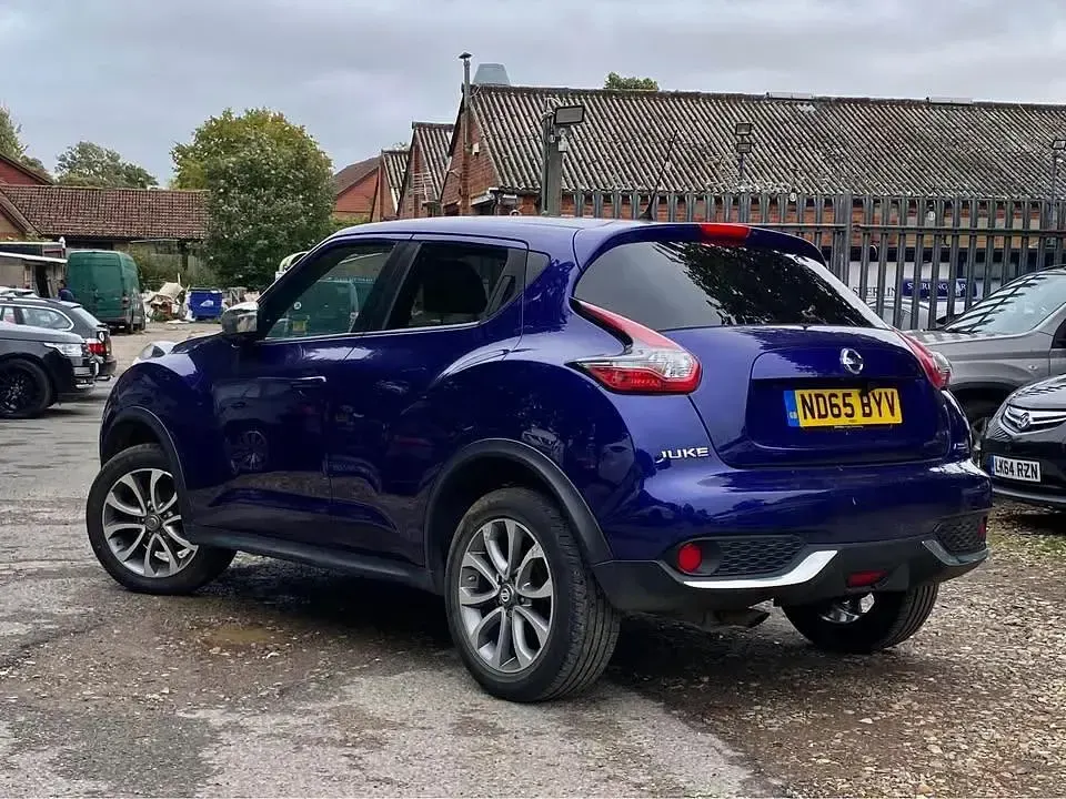 Used Nissan Juke Tekna 110 HP (80 kW) 2015 Blue SUV