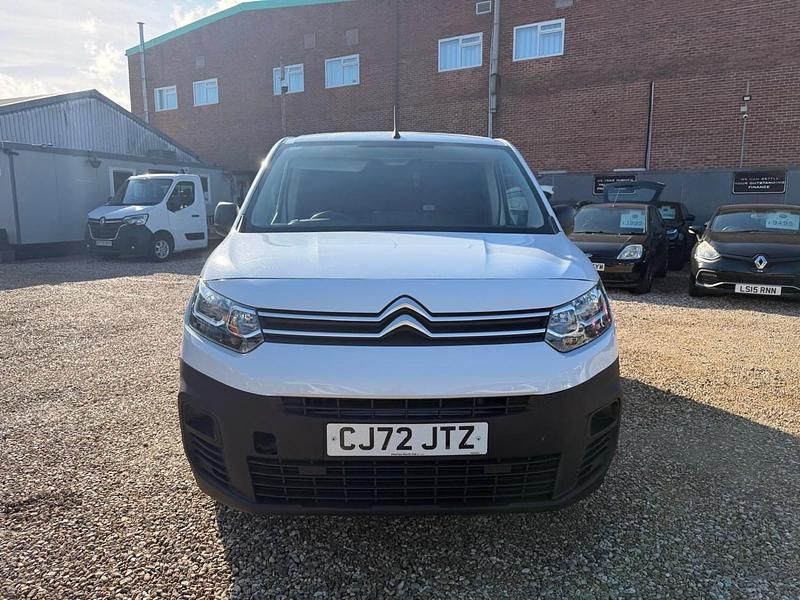 Usado Citroën Berlingo 100 HP (73 kW) 2023 Branco Monovolume