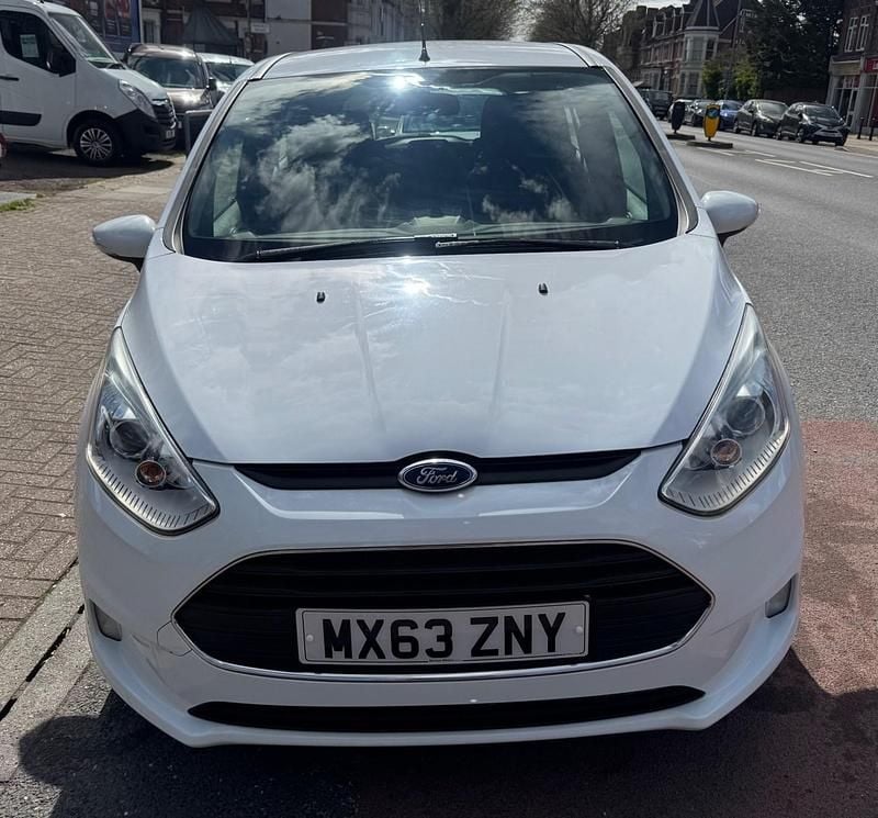 Used Ford B-MAX Zetec 105 HP (77 kW) 2013 White MPV
