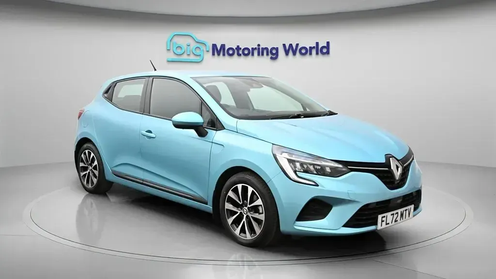 Używany Renault Clio V Iconic 140 KM (102 kW) 2022 Niebieski Hatchback