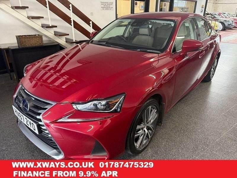 Used Lexus IS300h 223 HP (164 kW) 2017 Red Sedan