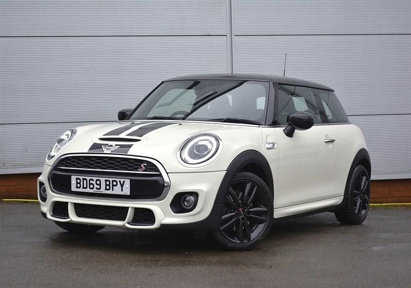 Used Mini Cooper S Hatch 192 HP (141 kW) 2019 Pepper white Hatchback