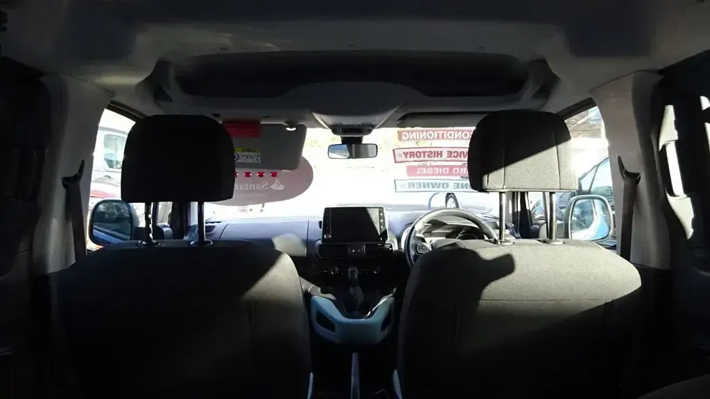 Used Citroën Berlingo Feel 101 HP (74 kW) 2019 Blue MPV