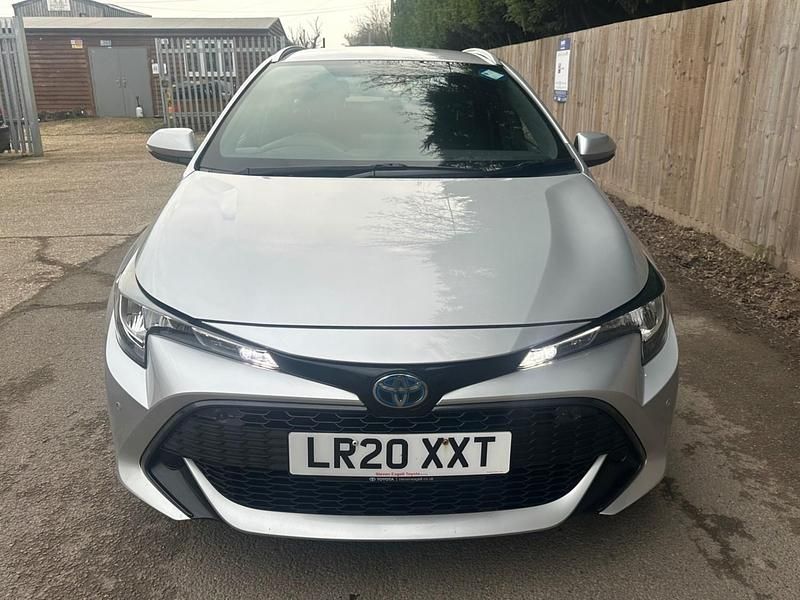 Used Toyota Corolla 122 HP (89 kW) 2020 Silver Estate