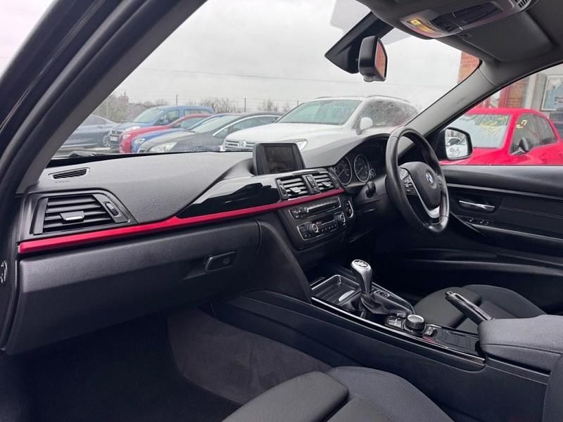 Used BMW 318 Sport Line 2015 Black Sedan