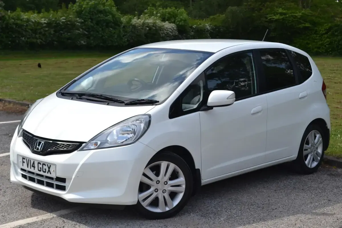 Używany Honda Jazz ES 99 KM (72 kW) 2014 Biały Hatchback