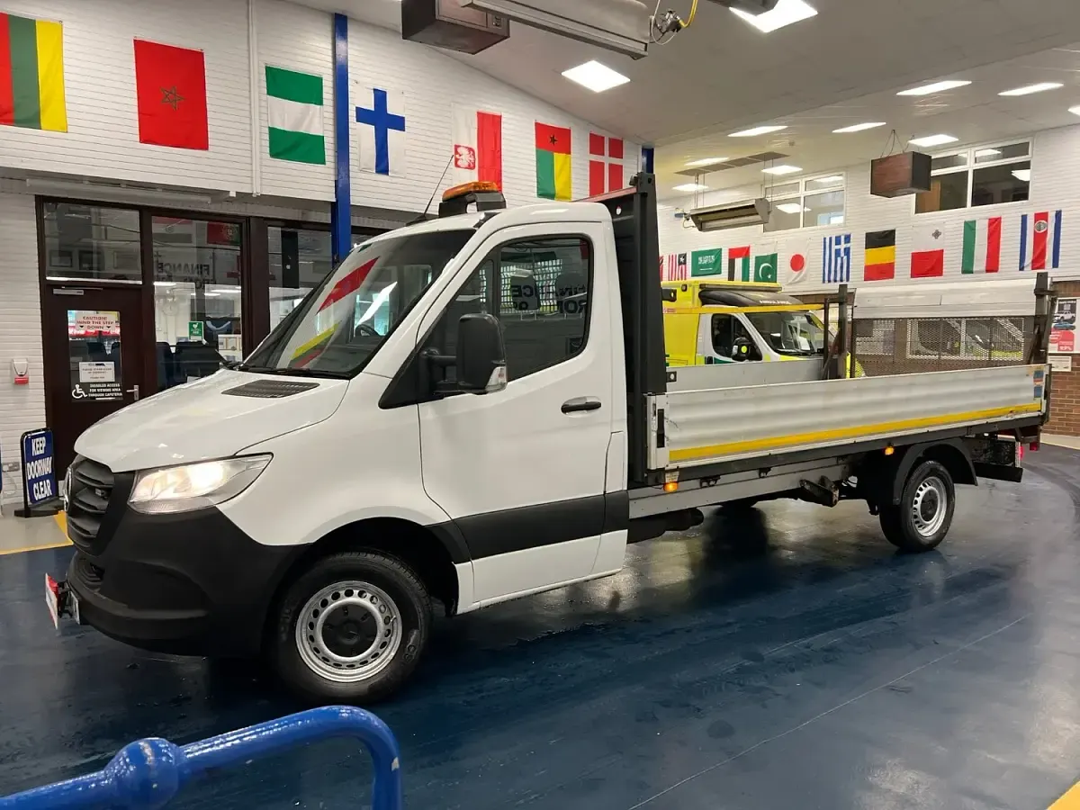 Used Mercedes Sprinter Progressive 150 HP (110 kW) 2021 White Van