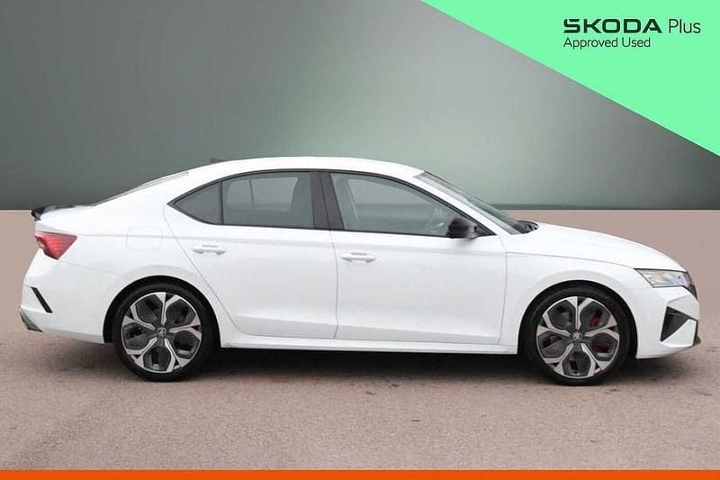 Used Skoda Octavia vRS 195 HP (143 kW) 2025 Moon white metallic Hatchback