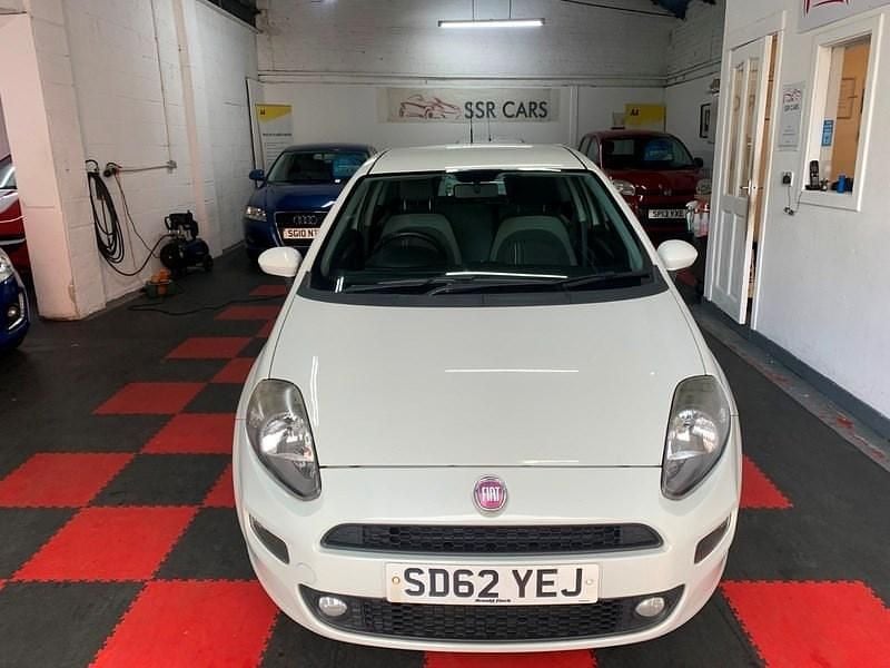 Used Fiat Punto Easy 69 HP (50 kW) 2012 White Hatchback