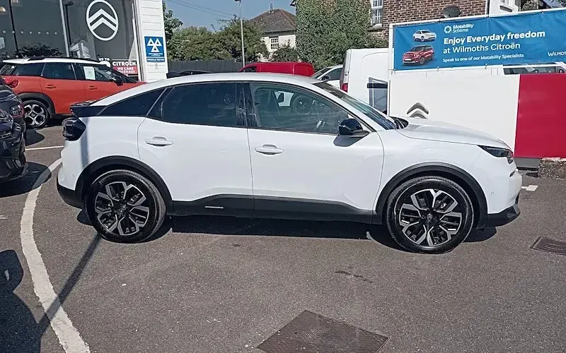 Used Citroën e-C4 114 kW (156 HP) 2025 White Hatchback