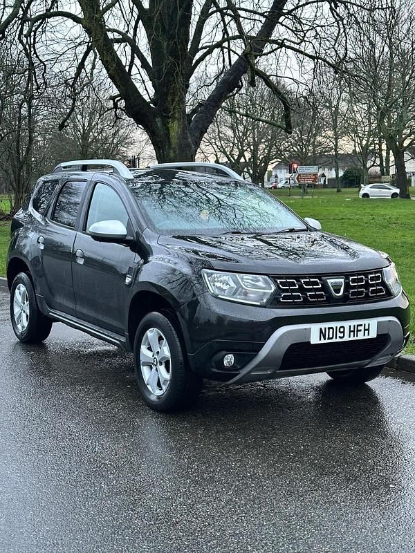 Black Used 2019 Dacia Duster Comfort SUV | £4,800 (Good price) - Image 1/4