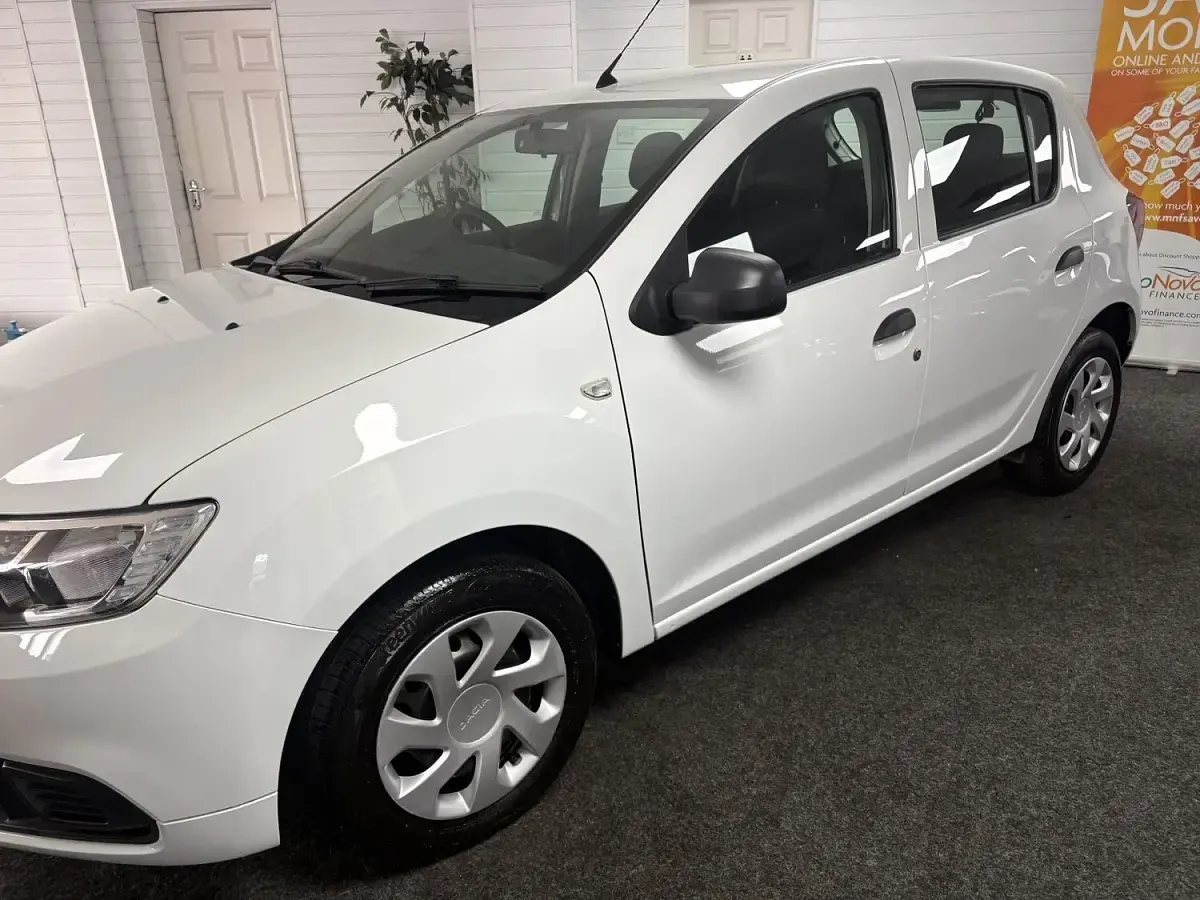 Used Dacia Sandero Essentiel 91 HP (66 kW) 2020 White Hatchback