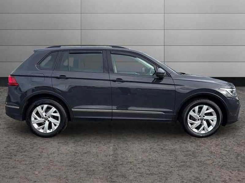 Used VW Tiguan Life 150 HP (110 kW) 2022 Grey SUV