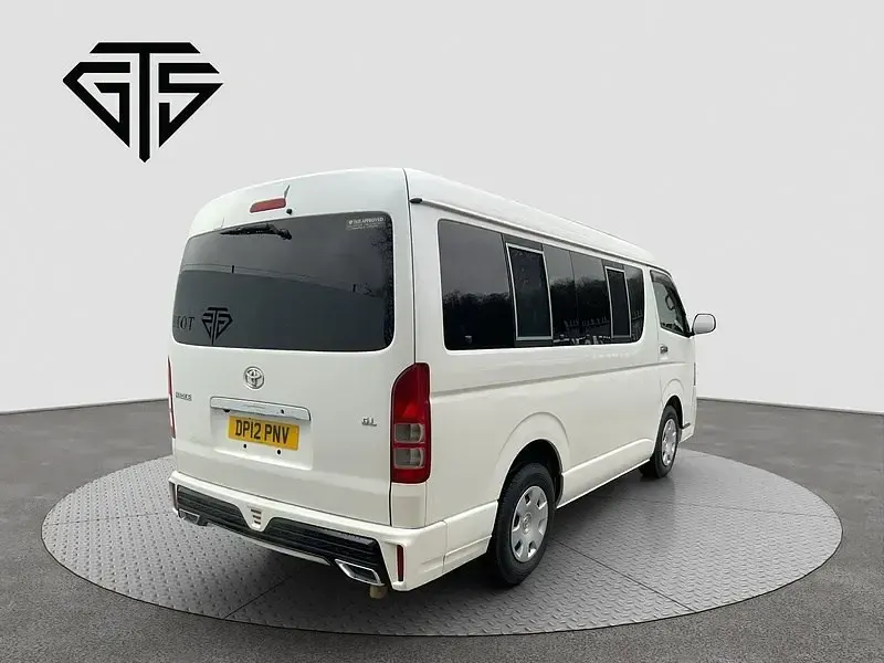 Usado Toyota HiAce 2022 Branco Van