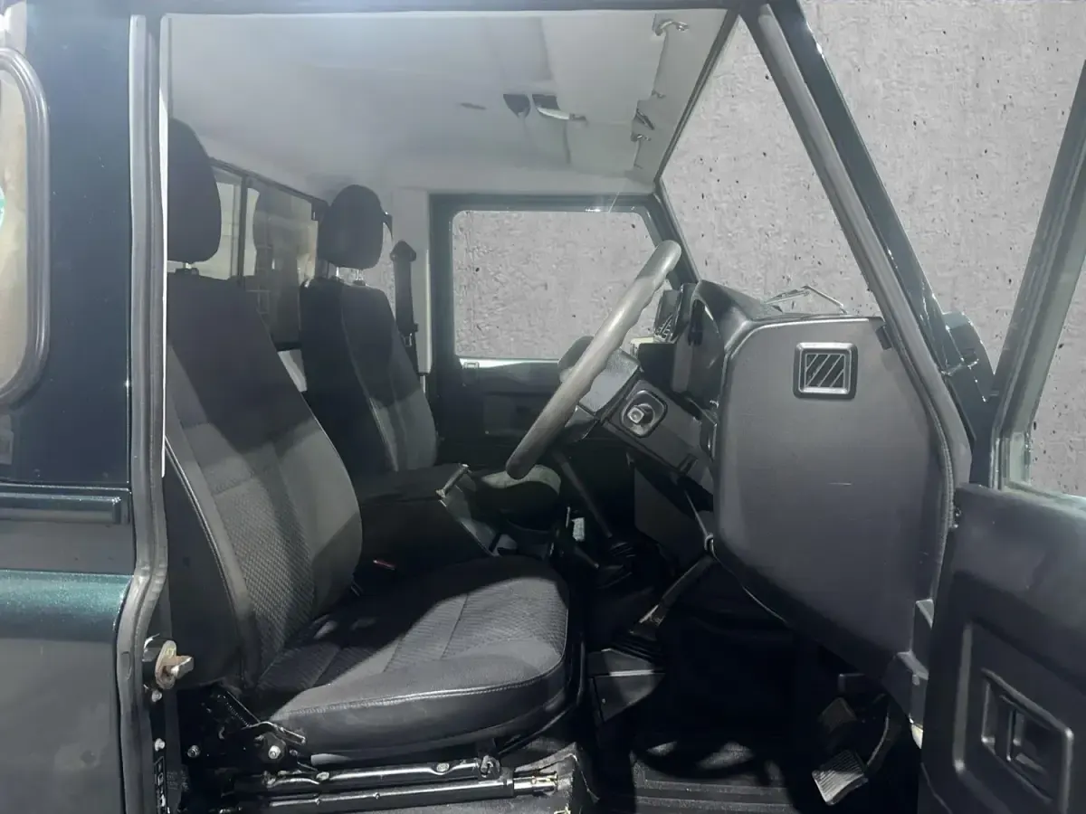 Używany Land Rover Defender 2016 Zielony Pickup