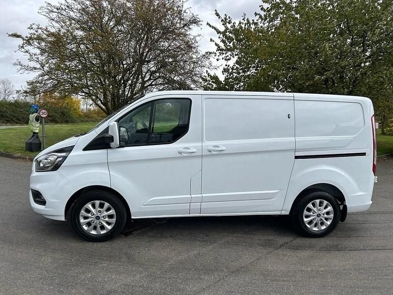 Used Ford Transit Custom Limited 130 HP (95 kW) 2022 White Van