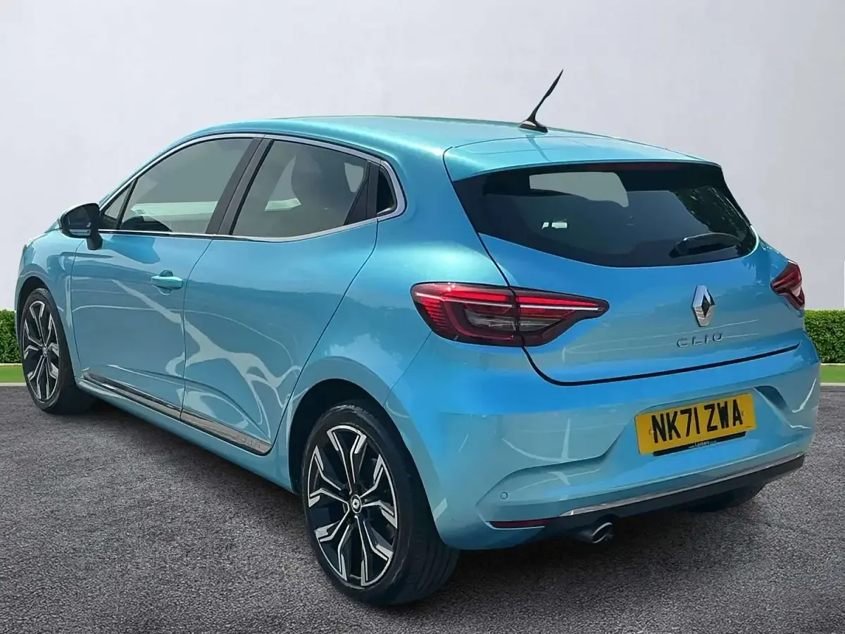 Used Renault Clio V Version S 90 HP (66 kW) 2021 Blue Hatchback