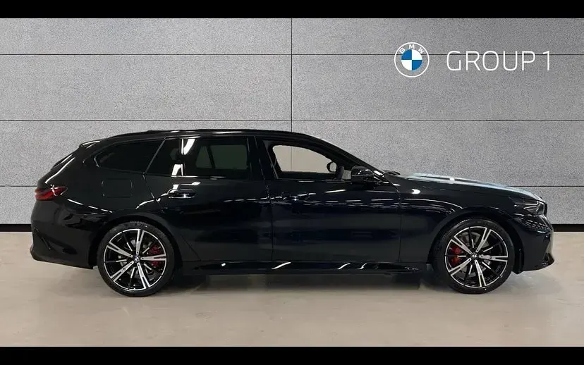 Used BMW 520 M Sport 205 HP (150 kW) 2026 Black sapphire metallic paint Estate