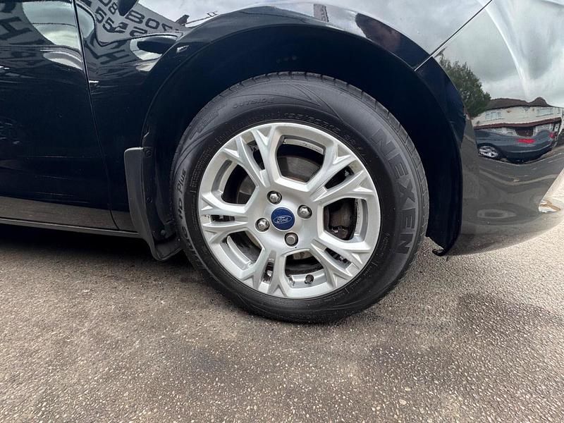 Used Ford B-MAX Zetec 2018 Black MPV