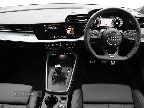 Ny Audi A3 S-Line 2025 Grön Halvkombi