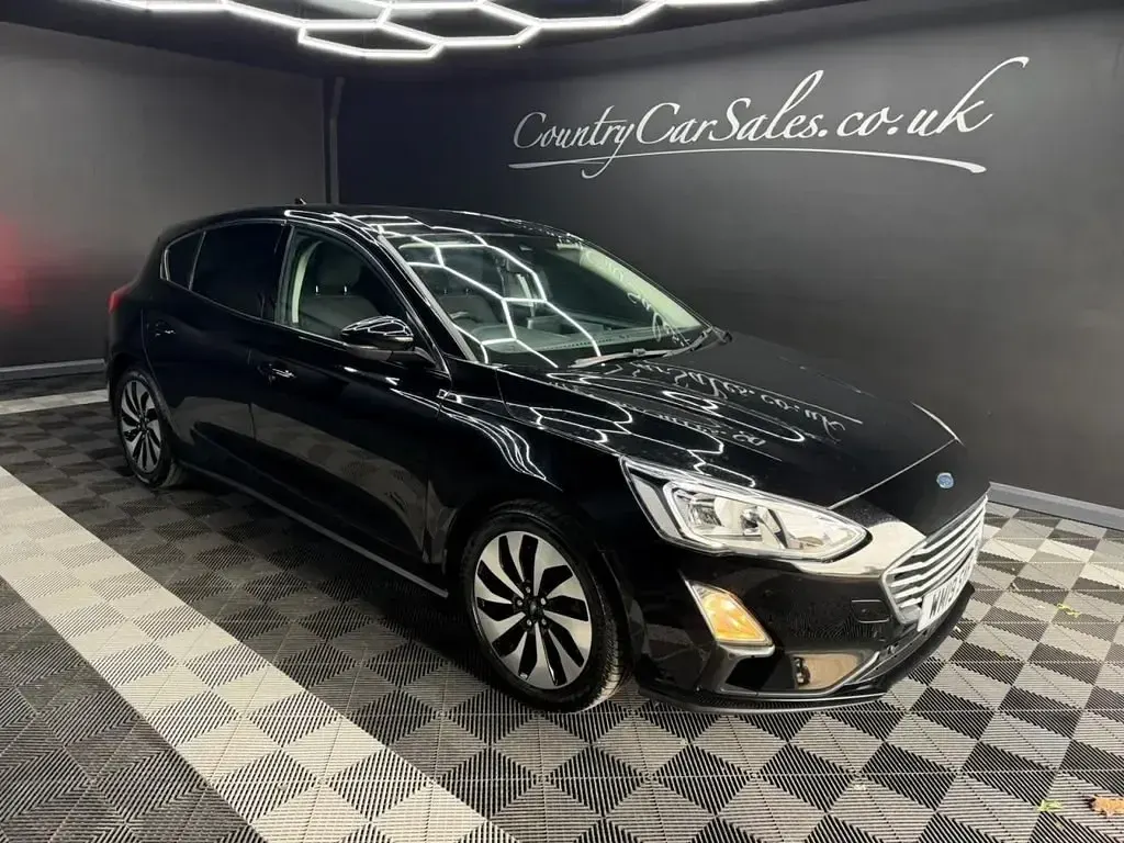 Usado Ford Focus Zetec 100 HP (73 kW) 2019 Preto Citadino