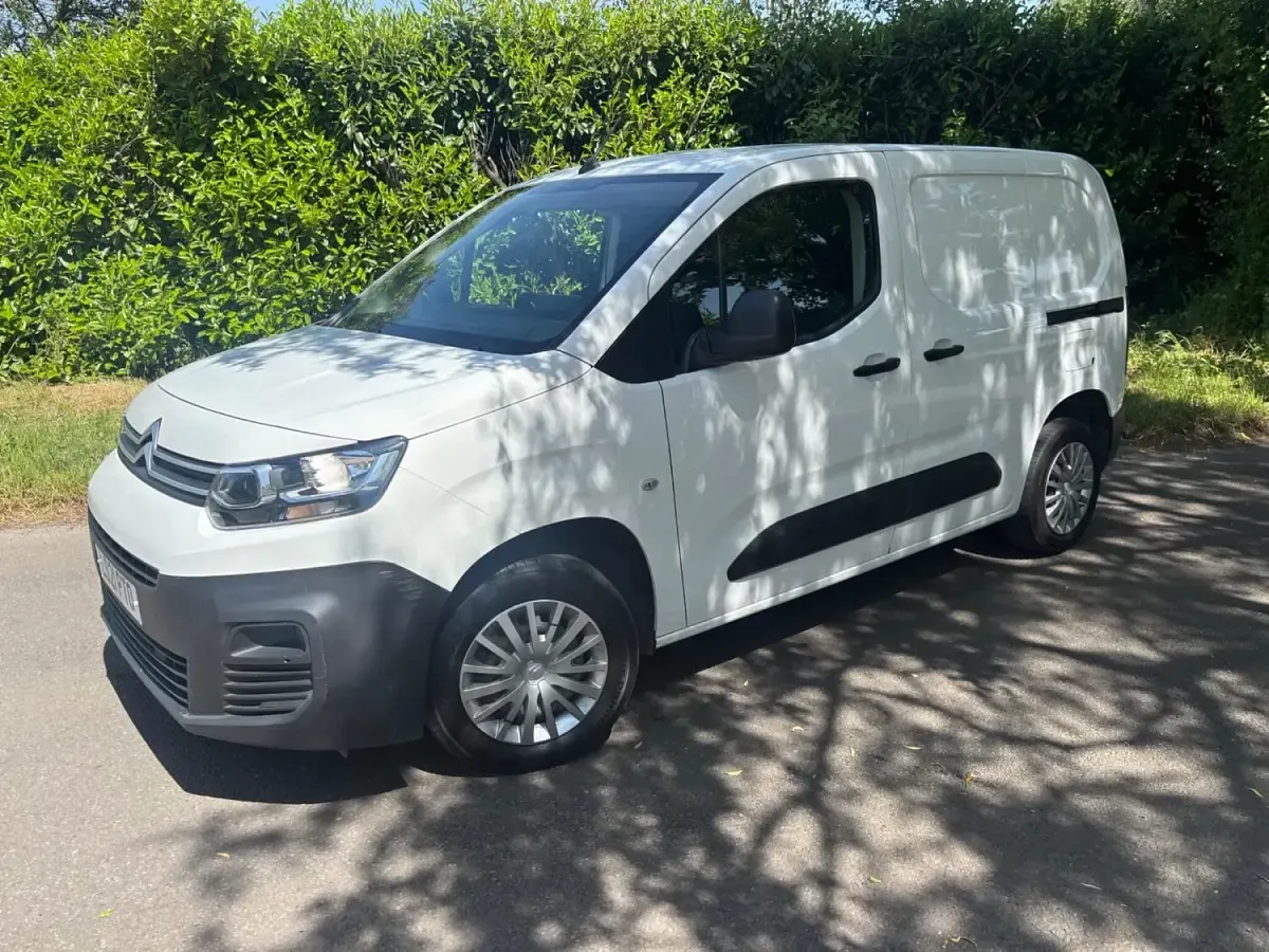 Usado Citroën Berlingo 75 HP (55 kW) 2021 Branco Monovolume
