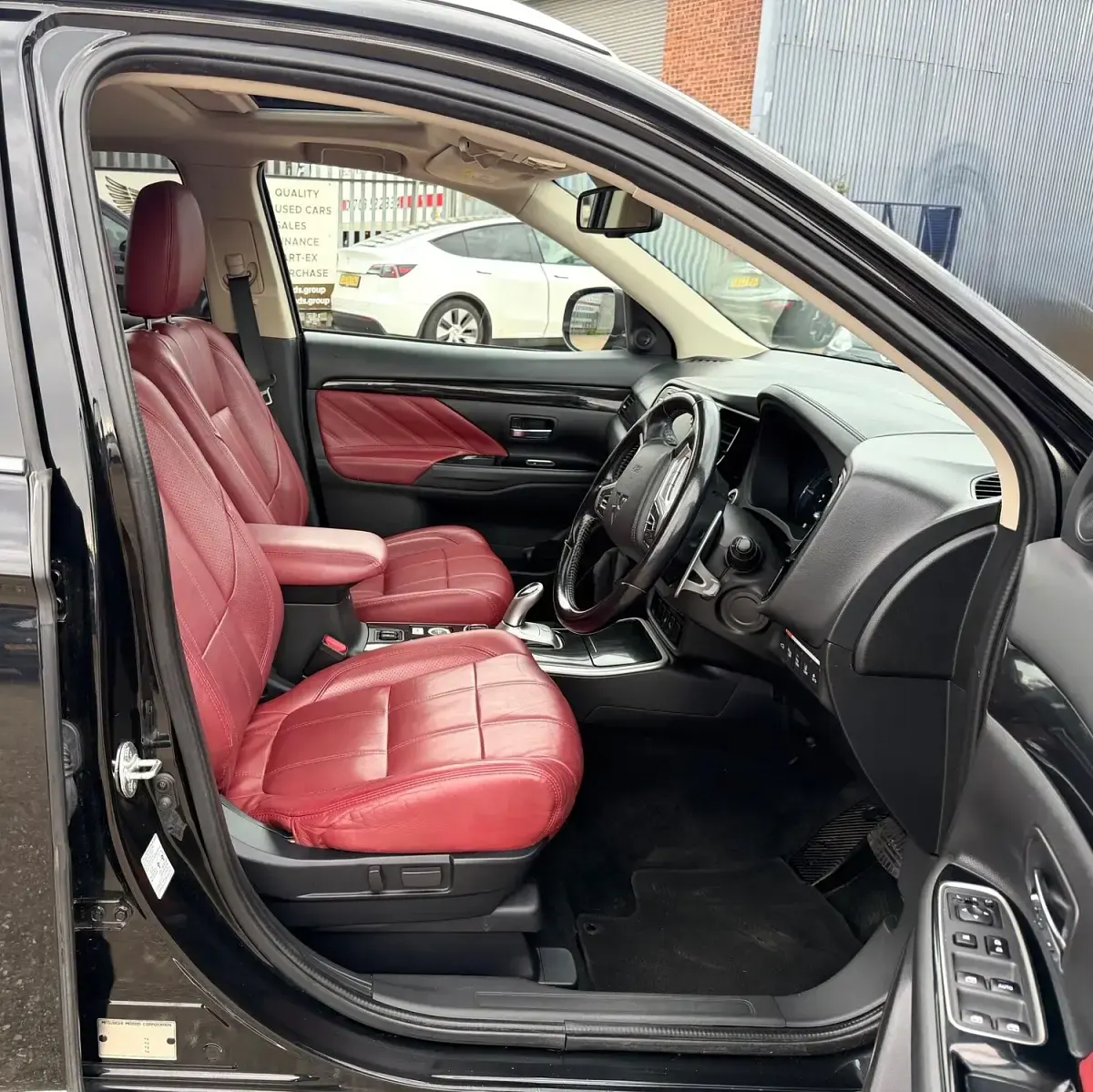 Used Mitsubishi Outlander P-HEV 2017 Black SUV