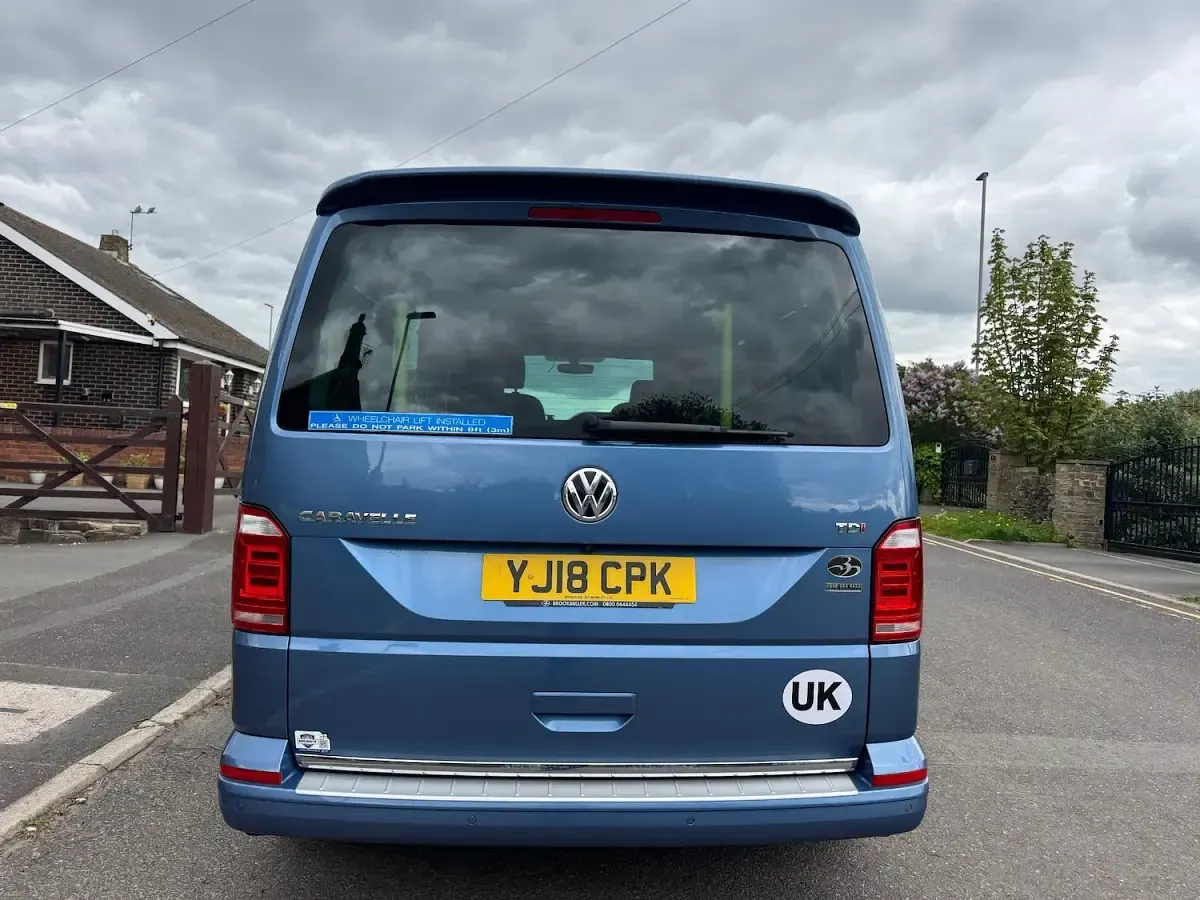 Used VW Caravelle Executive 150 HP (110 kW) 2018 Blue Van