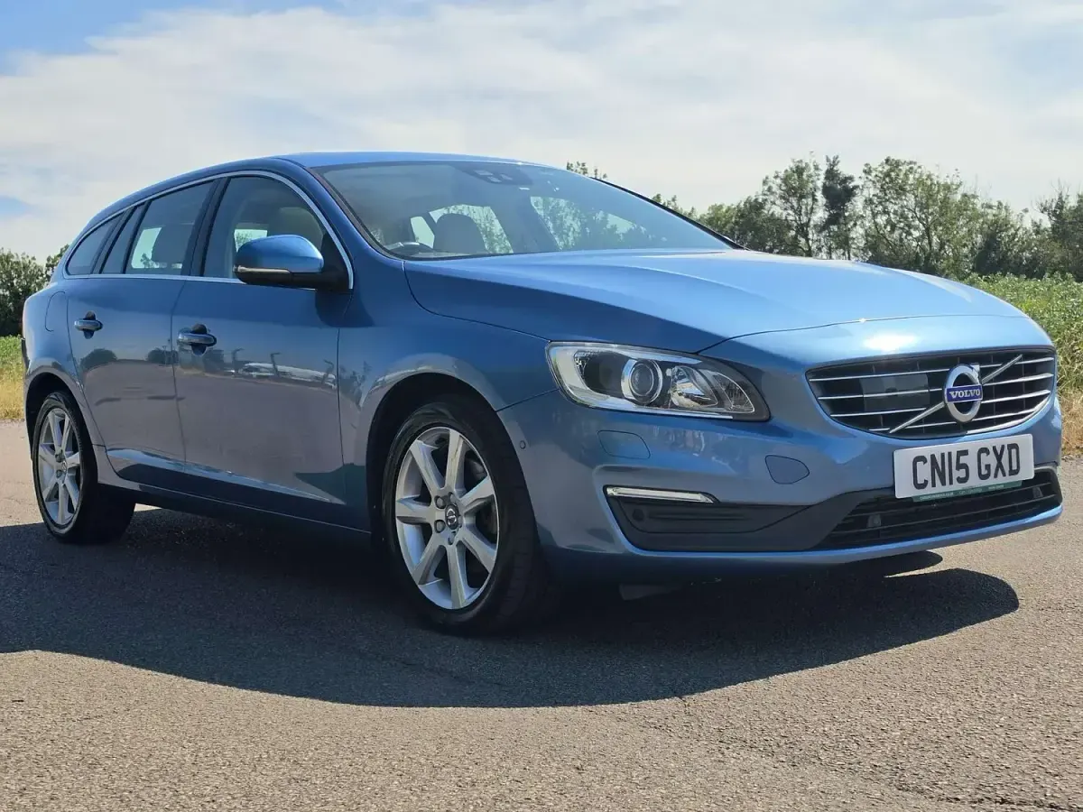 Used Volvo V60 R-Design 2015 Blue Estate
