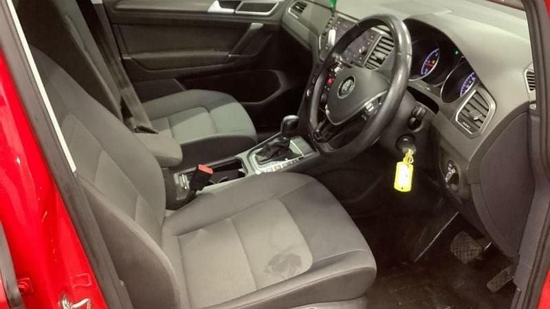 Used VW Golf Sportsvan Match 115 HP (84 kW) 2019 Red MPV