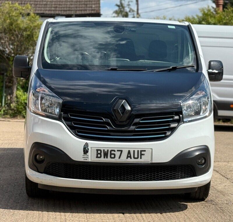 White Used 2018 Renault Trafic Van | £7,490 (Good price) - Image 1/2
