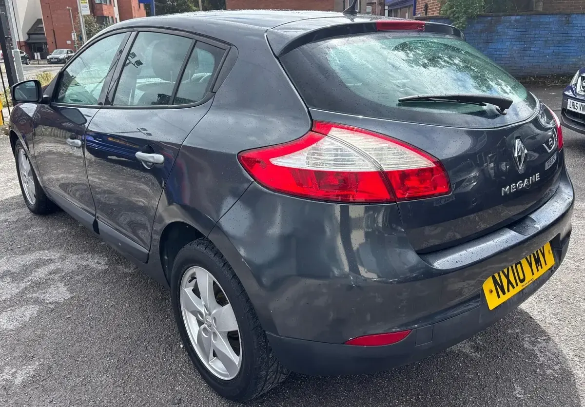 Used Renault Mégane III Dynamique 110 HP (80 kW) 2010 Grey Hatchback