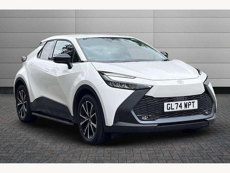 White Used 2025 Toyota C-HR Design SUV | £31,395 (Expensive) - Image 1/2