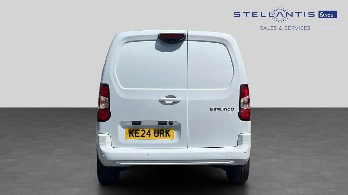 Used Citroën Berlingo 101 HP (74 kW) 2024 White MPV