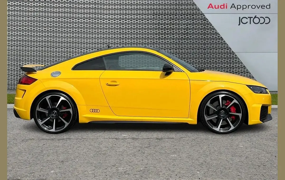 Used Audi TT RS Sport 394 HP (289 kW) 2020 Yellow Coupe