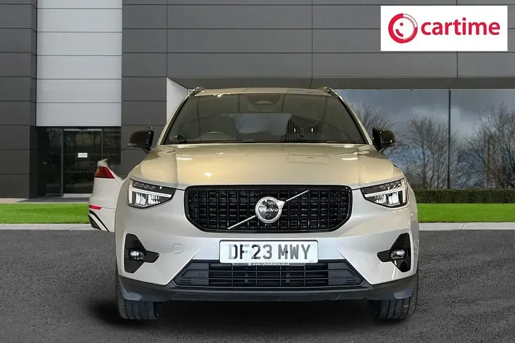 Used Volvo XC40 Plus 163 HP (119 kW) 2023 Silver SUV