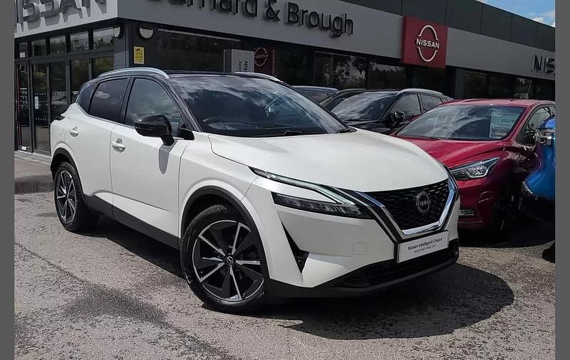 White Used 2023 Nissan Qashqai Tekna SUV | £23,750 (A bit pricey) - Image 1/4